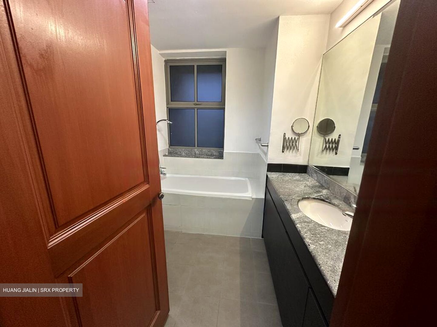Dmanor (D16), Terrace #476766061